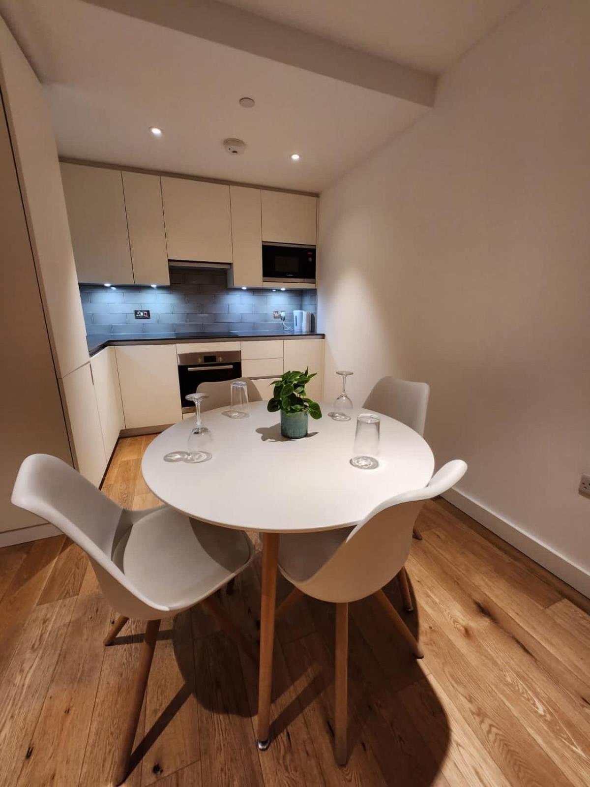Kaf Luxury Apartment Londra Esterno foto