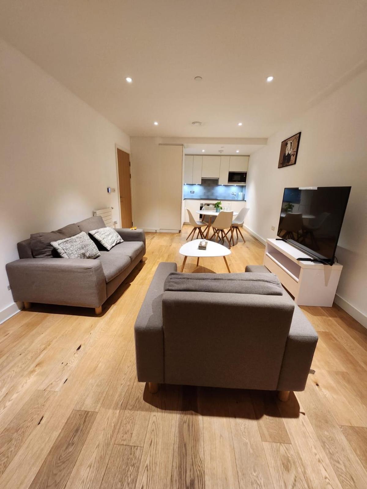 Kaf Luxury Apartment Londra Esterno foto